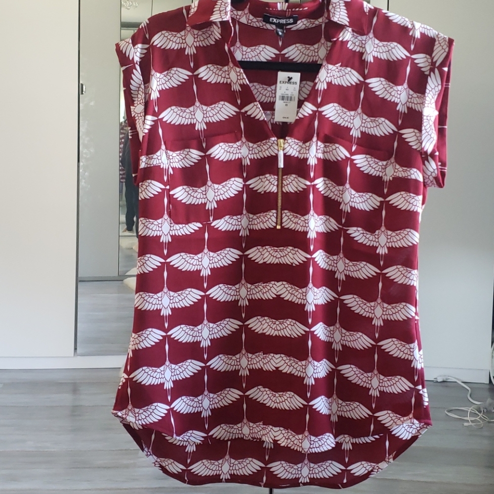 Express vneck gramercy silky tee